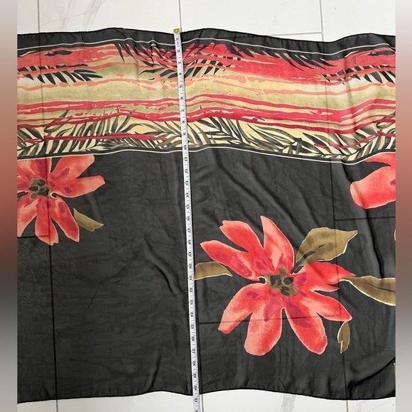 Christina/🧣Red floral scarf/ Neck scarf/ Bag scarf/ Head scarf/ 100%  polyester - Picture 8 of 9